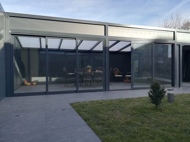 Chcete maximum soukromí na pergole? Plná hliníková zástěna kolem pozemku od ALcentrum